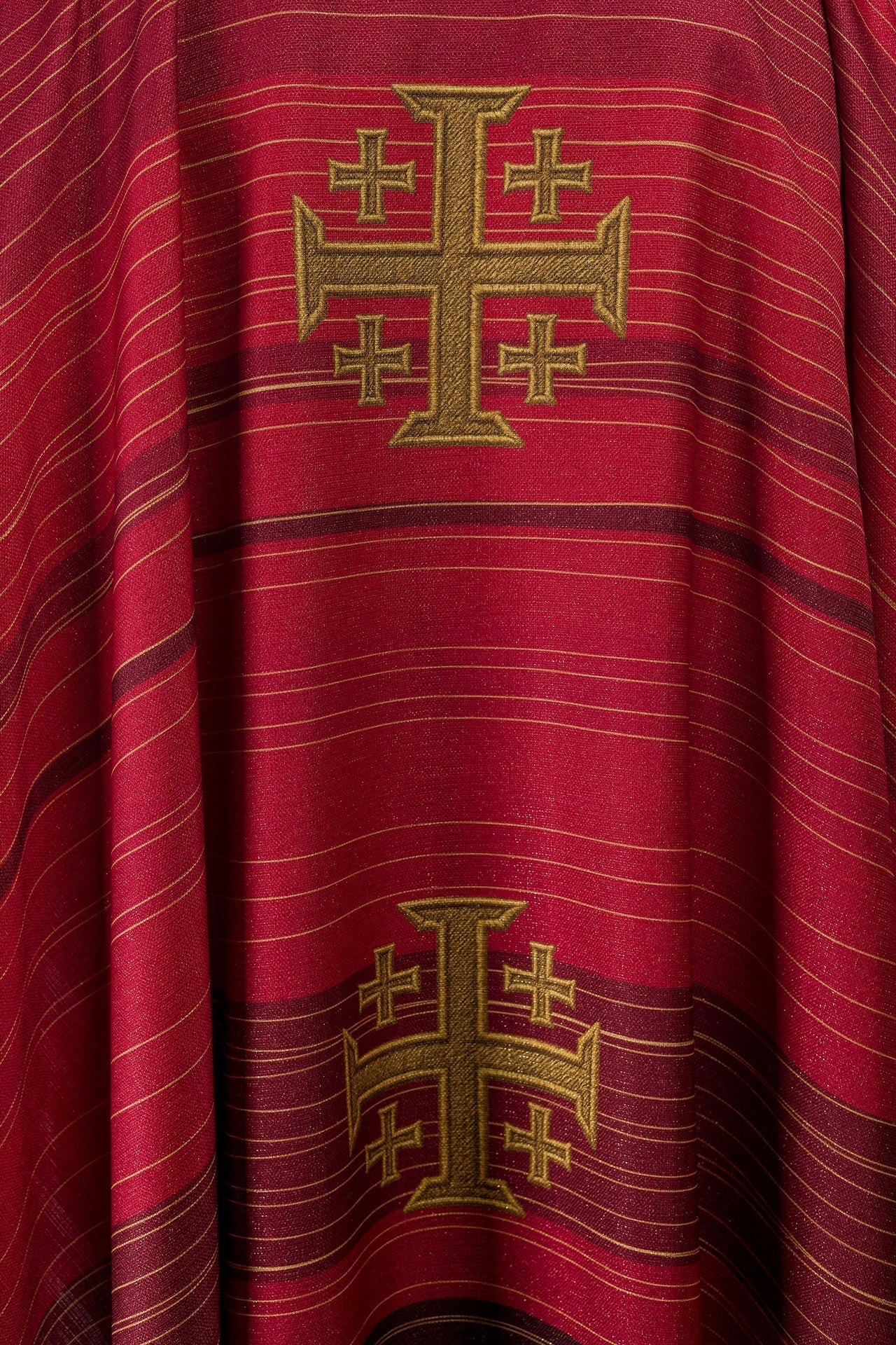 Ornat Liturgiczny Czerwony Krzyż Jerozolimski Drukowany - SZATYLITURGICZNE.PL
