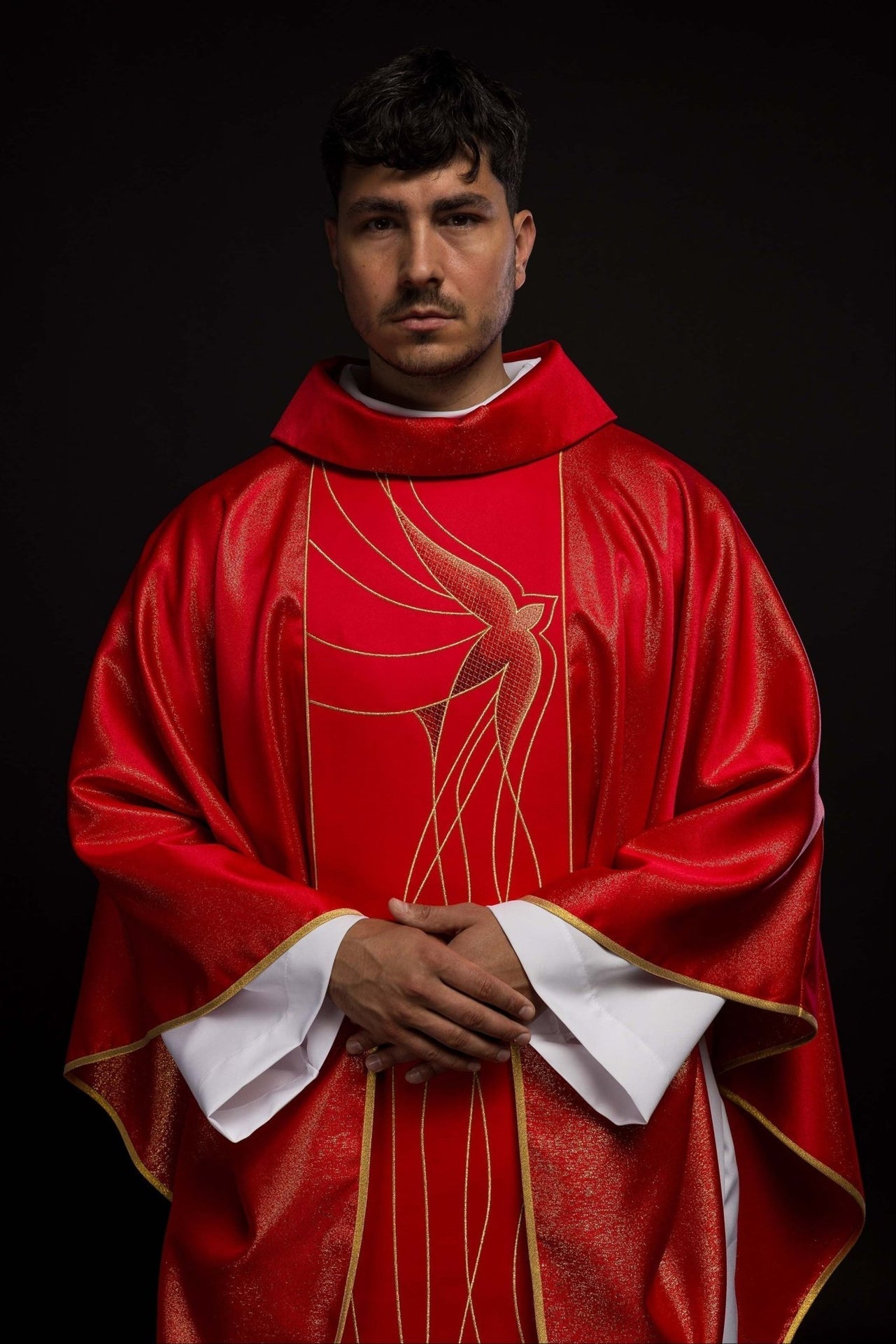 Ornat Liturgiczny Czerwony z Duchem Świętym - Bogaty Haft - SZATYLITURGICZNE.PL