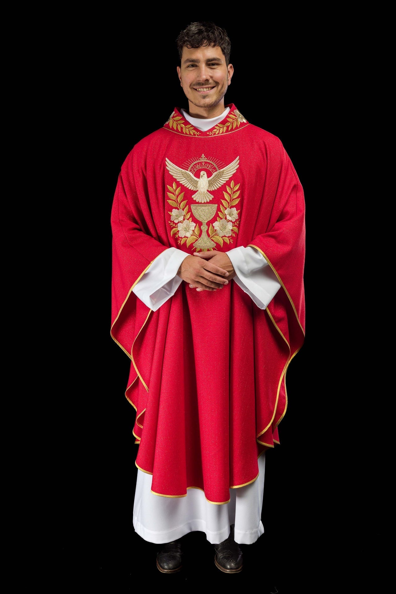 Ornat Liturgiczny Czerwony z Haftem Ducha Świętego i Stułą - SZATYLITURGICZNE.PL