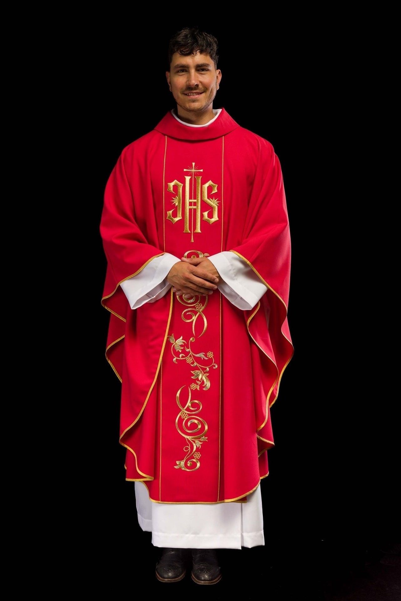 Ornat Liturgiczny Czerwony z Haftem IHS - Złota Lamówka i Stuła - SZATYLITURGICZNE.PL