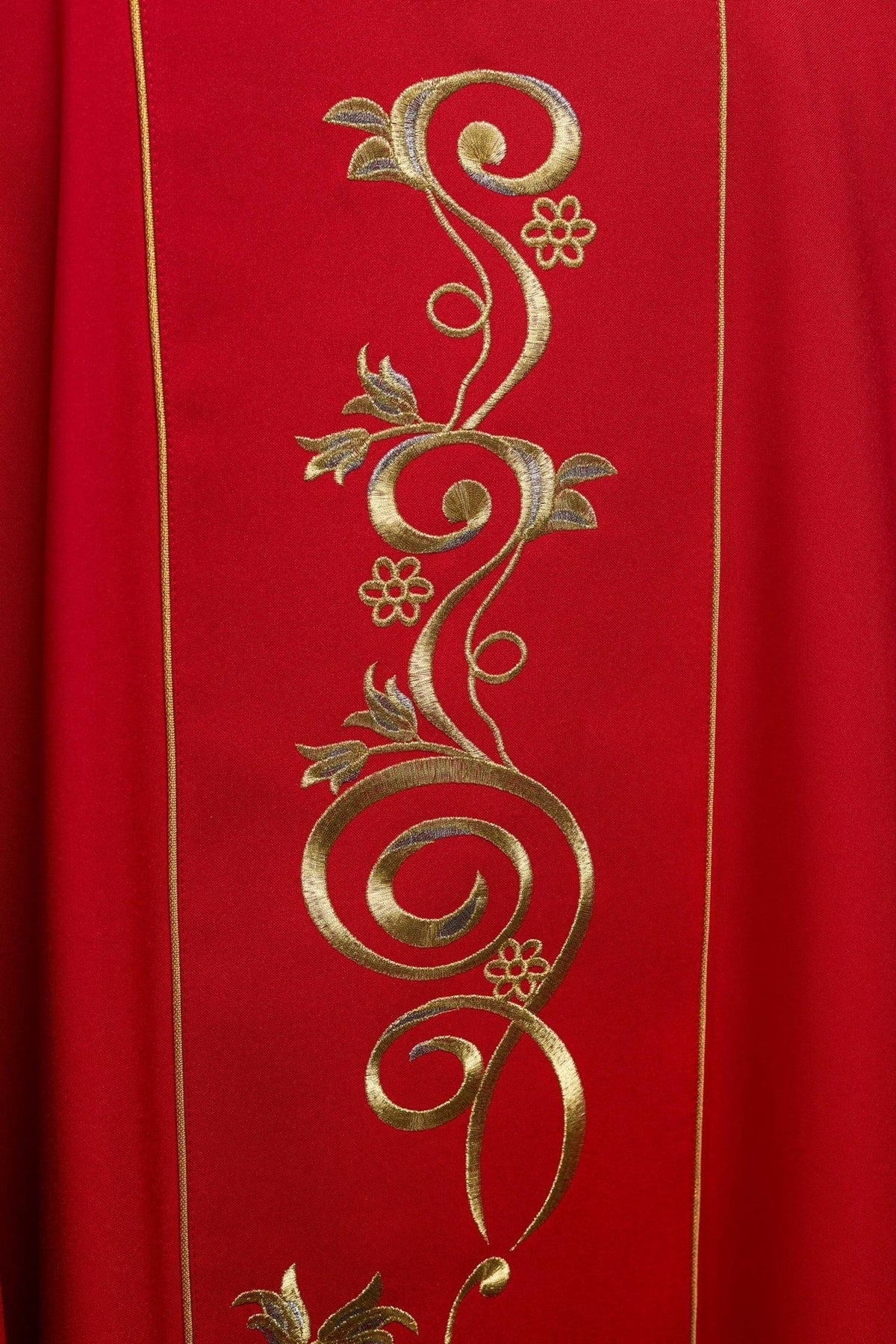Ornat Liturgiczny Czerwony z Haftem IHS - Złota Lamówka i Stuła - SZATYLITURGICZNE.PL
