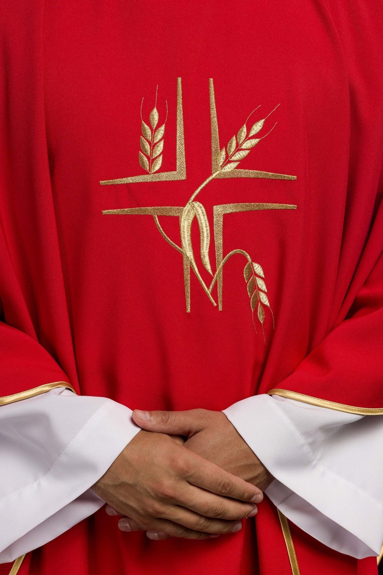 Ornat Liturgiczny Czerwony z Haftem Krzyża i Kłosów - Polski Producent - SZATYLITURGICZNE.PL