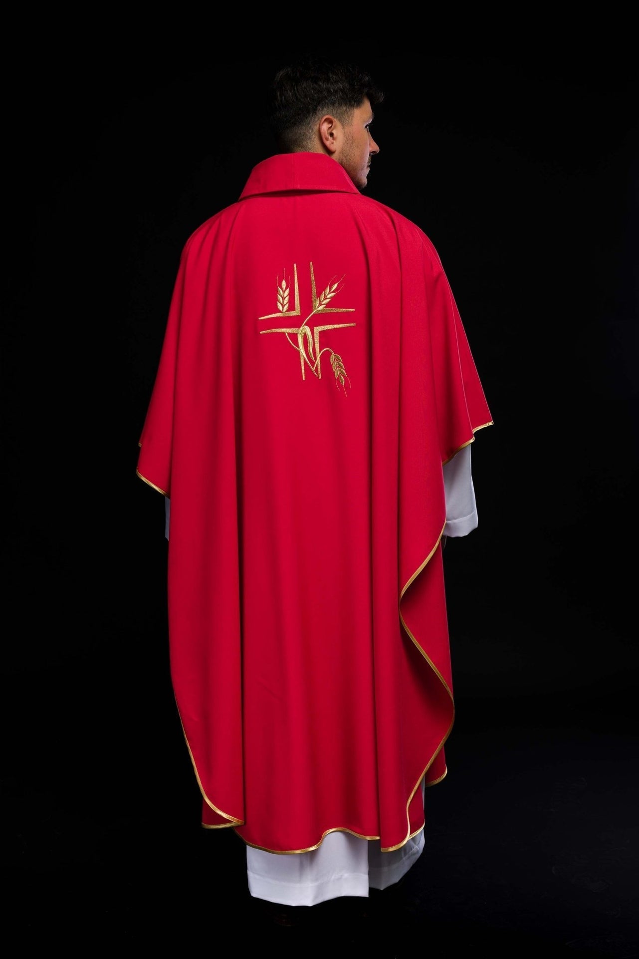 Ornat Liturgiczny Czerwony z Haftem Krzyża i Kłosów - Polski Producent - SZATYLITURGICZNE.PL