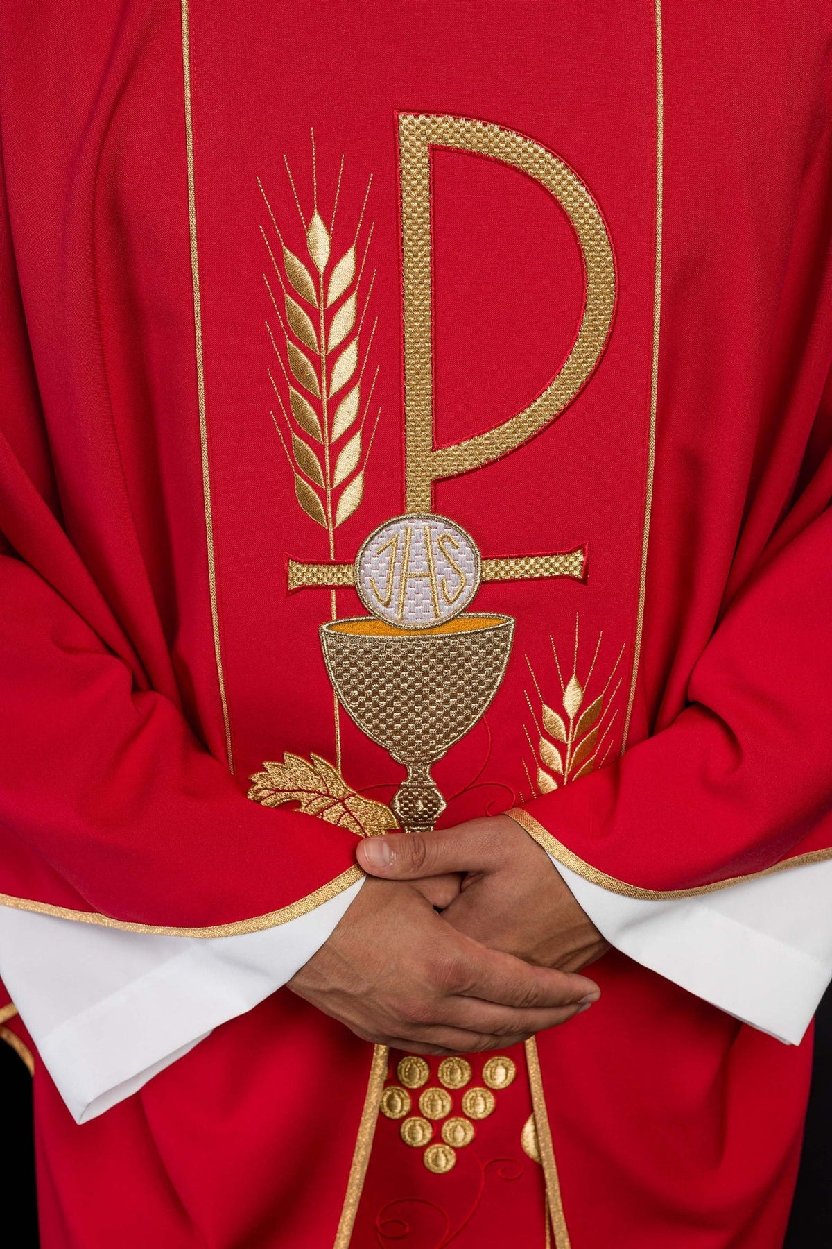 Ornat Liturgiczny Czerwony z Haftowanym Kielichem IHS - Komplet - SZATYLITURGICZNE.PL