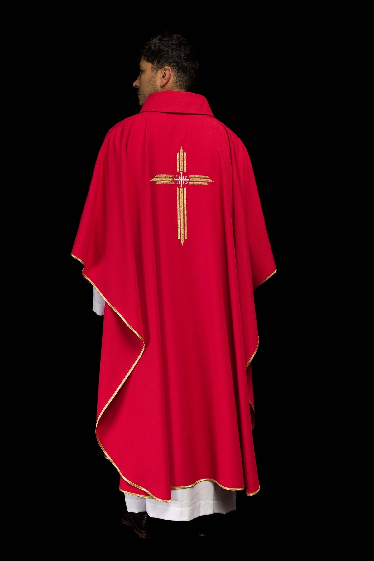 Ornat Liturgiczny Czerwony z Haftowanym Krzyżem IHS - Polski Producent - SZATYLITURGICZNE.PL