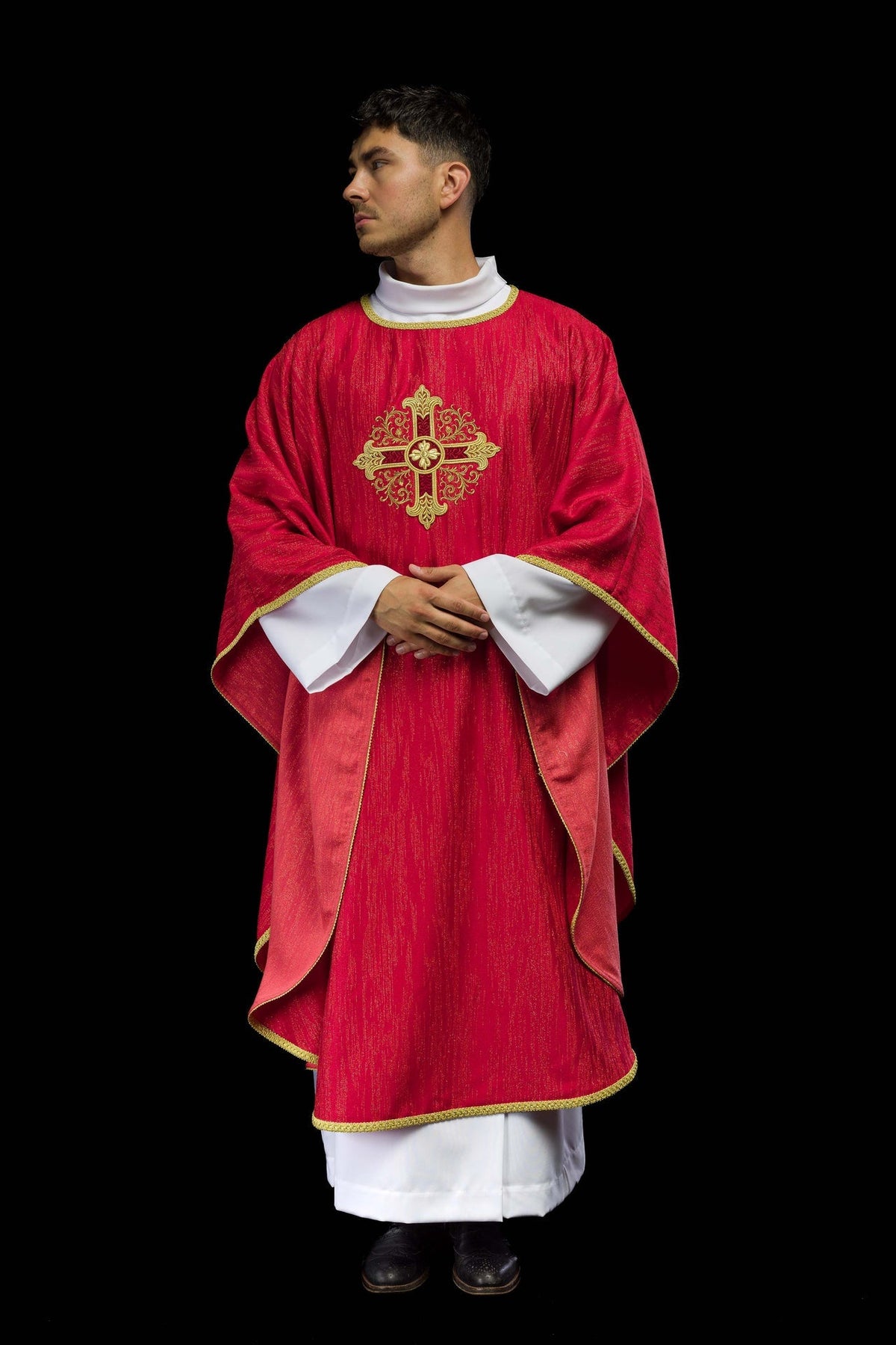 Ornat Liturgiczny Czerwony z Haftowanym Krzyżem - Polska Produkcja - SZATYLITURGICZNE.PL