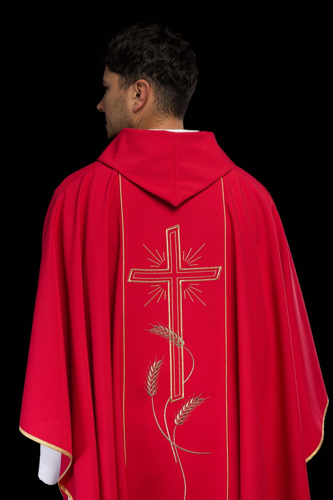 Ornat Liturgiczny Czerwony ze Złotym Krzyżem IHS - Polska Produkcja - SZATYLITURGICZNE.PL