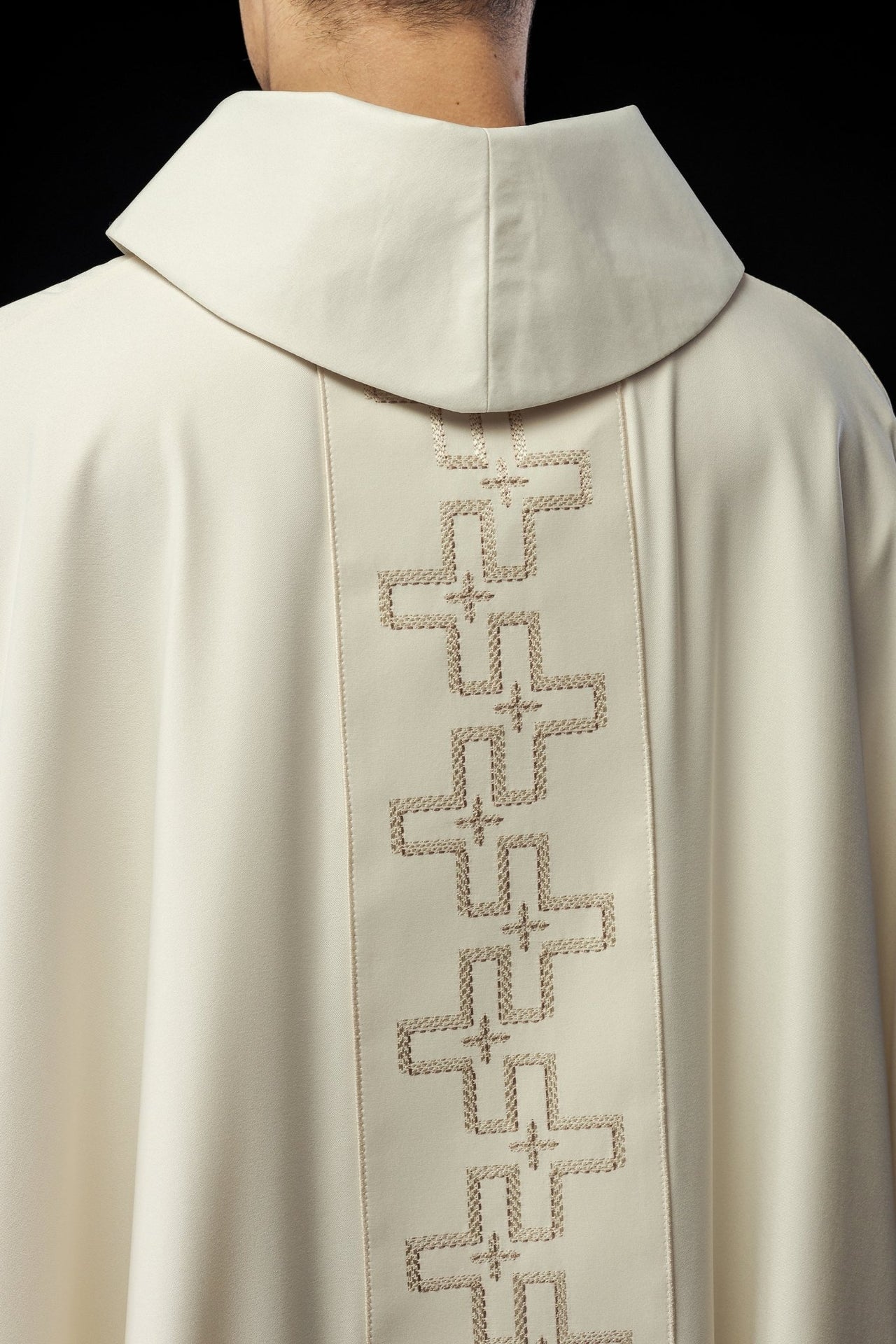 Ornat Liturgiczny Ecru Haft Krzyży - Polski Wyrób Premium - SZATYLITURGICZNE.PL