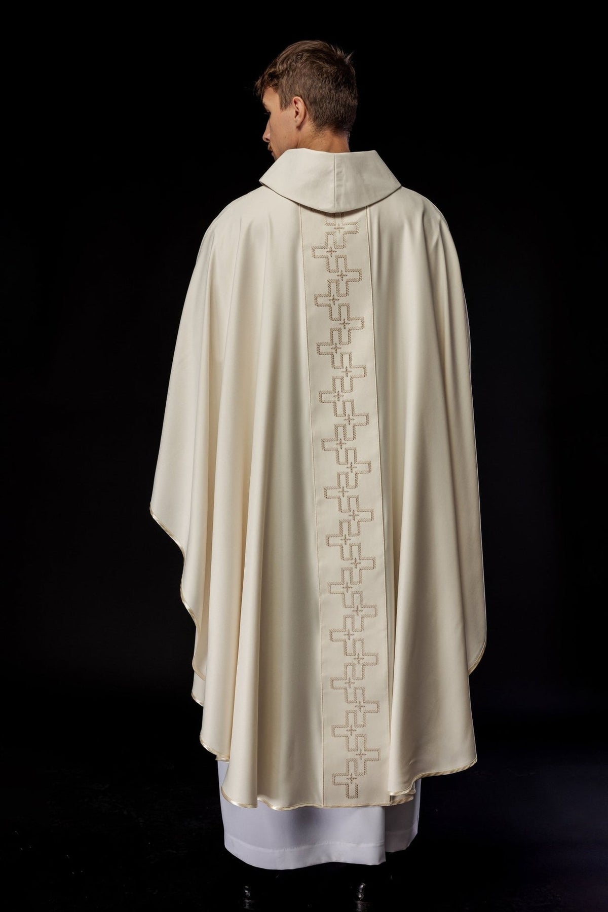 Ornat Liturgiczny Ecru Haft Krzyży - Polski Wyrób Premium - SZATYLITURGICZNE.PL