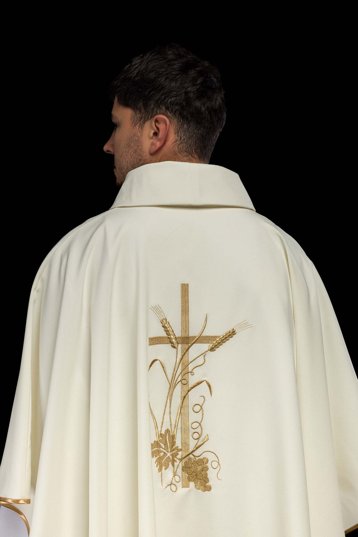 Ornat Liturgiczny Ecru Haft PAX Złota Lamówka - Komplet ze Stułą - SZATYLITURGICZNE.PL