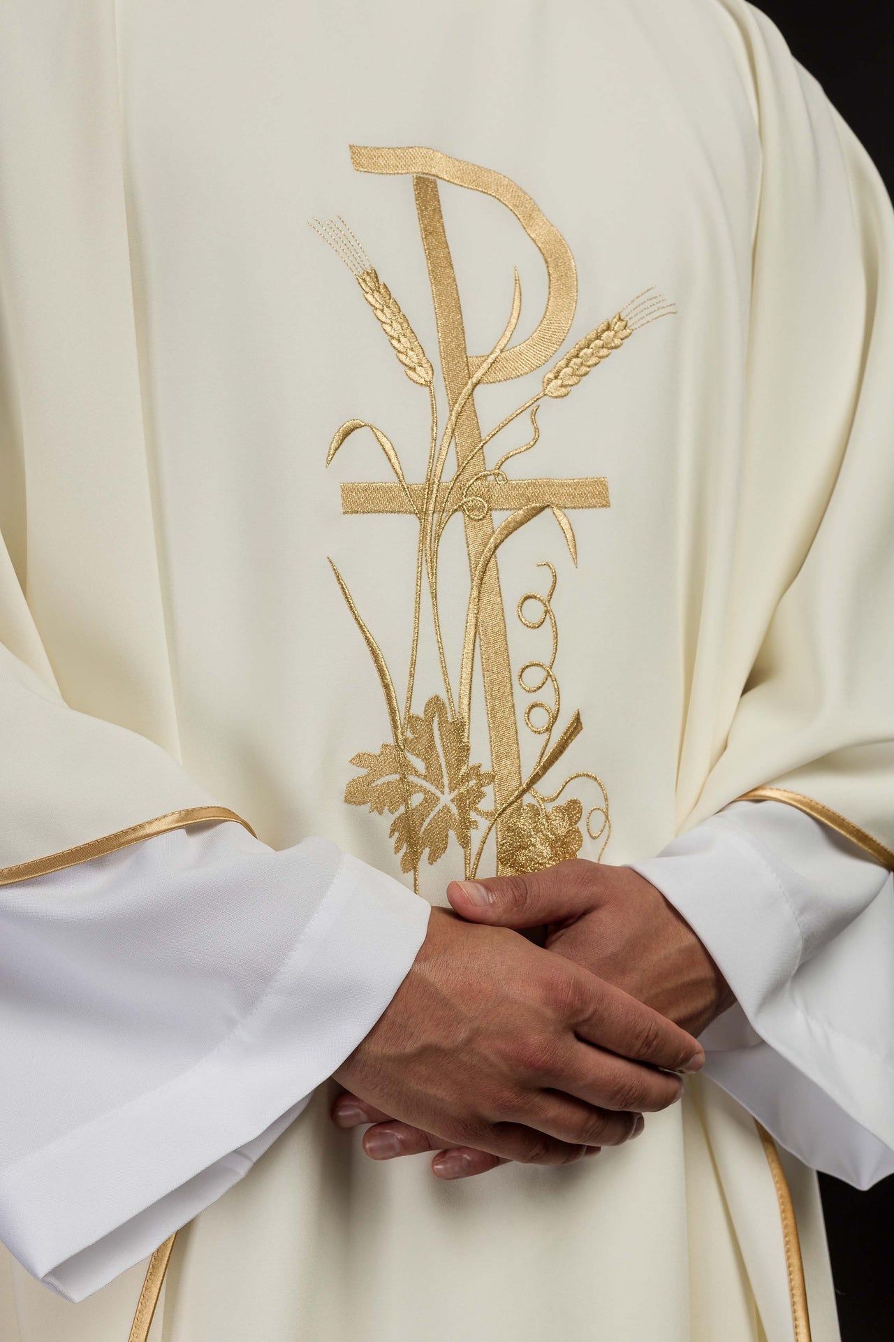 Ornat Liturgiczny Ecru Haft PAX Złota Lamówka - Komplet ze Stułą - SZATYLITURGICZNE.PL