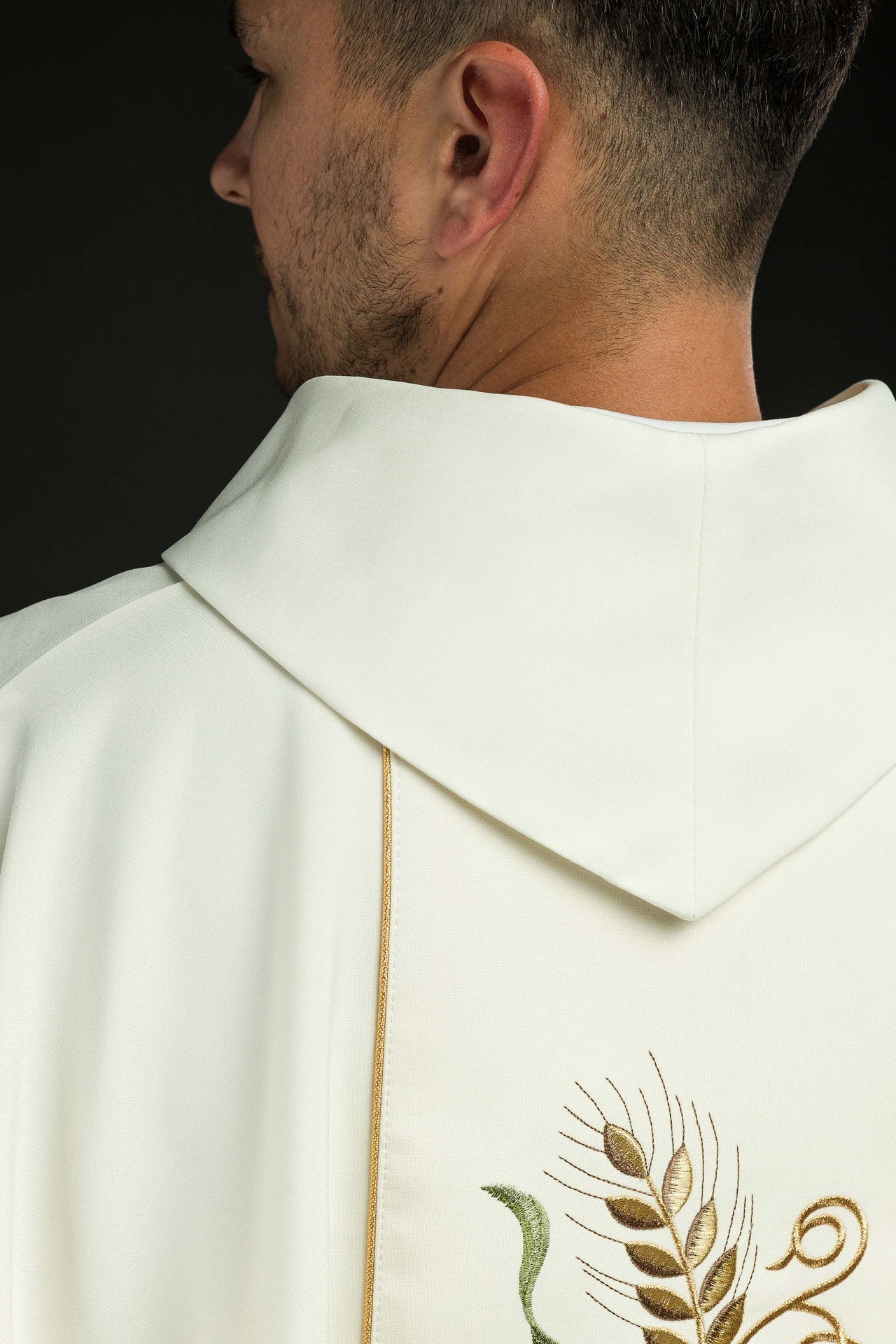 Ornat Liturgiczny Ecru IHS Kłosy i Winogrona - Haftowany Pas - SZATYLITURGICZNE.PL