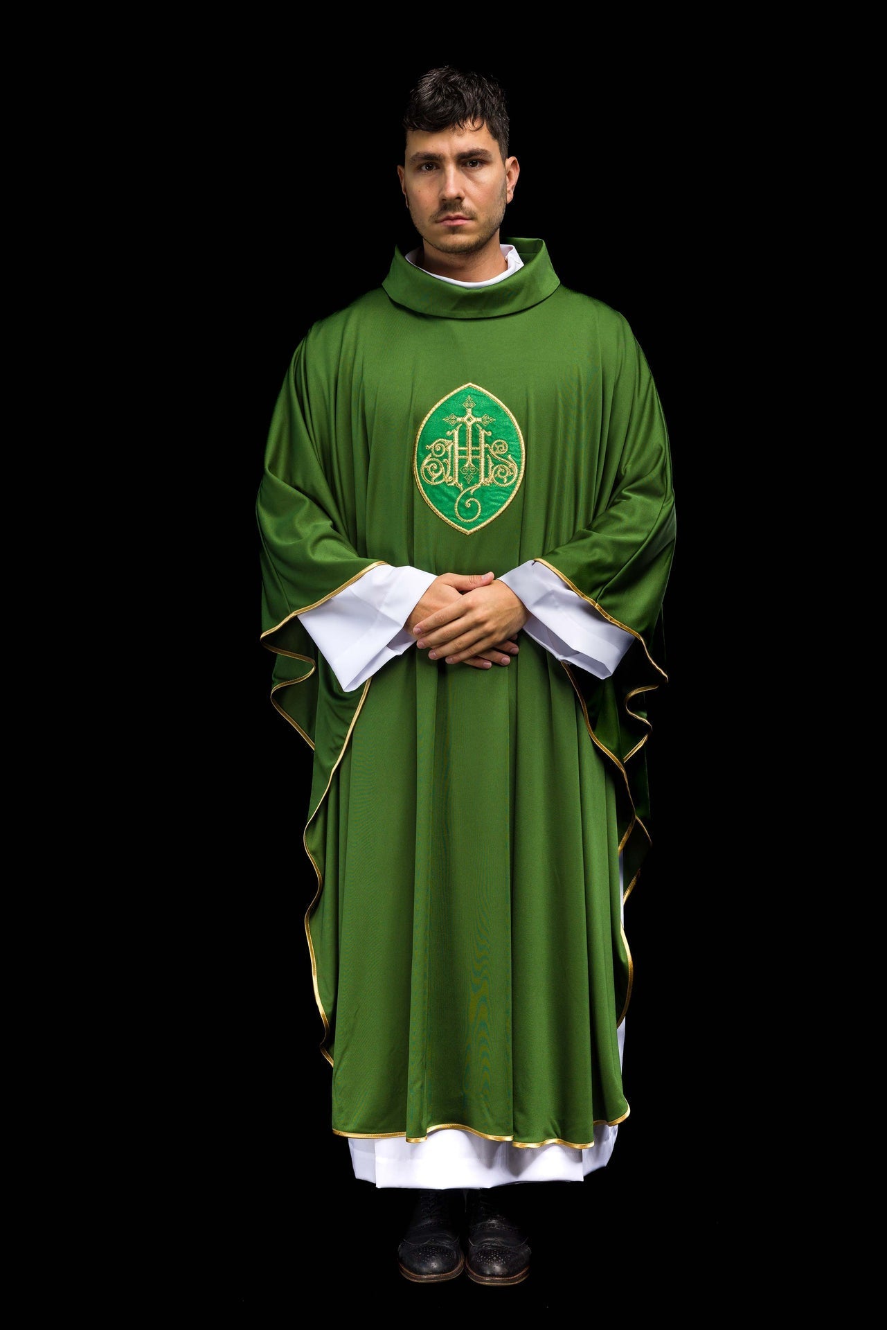 Ornat Liturgiczny Ecru IHS - Lekka Dzianina Sacrolite, Złoty Haft - SZATYLITURGICZNE.PL