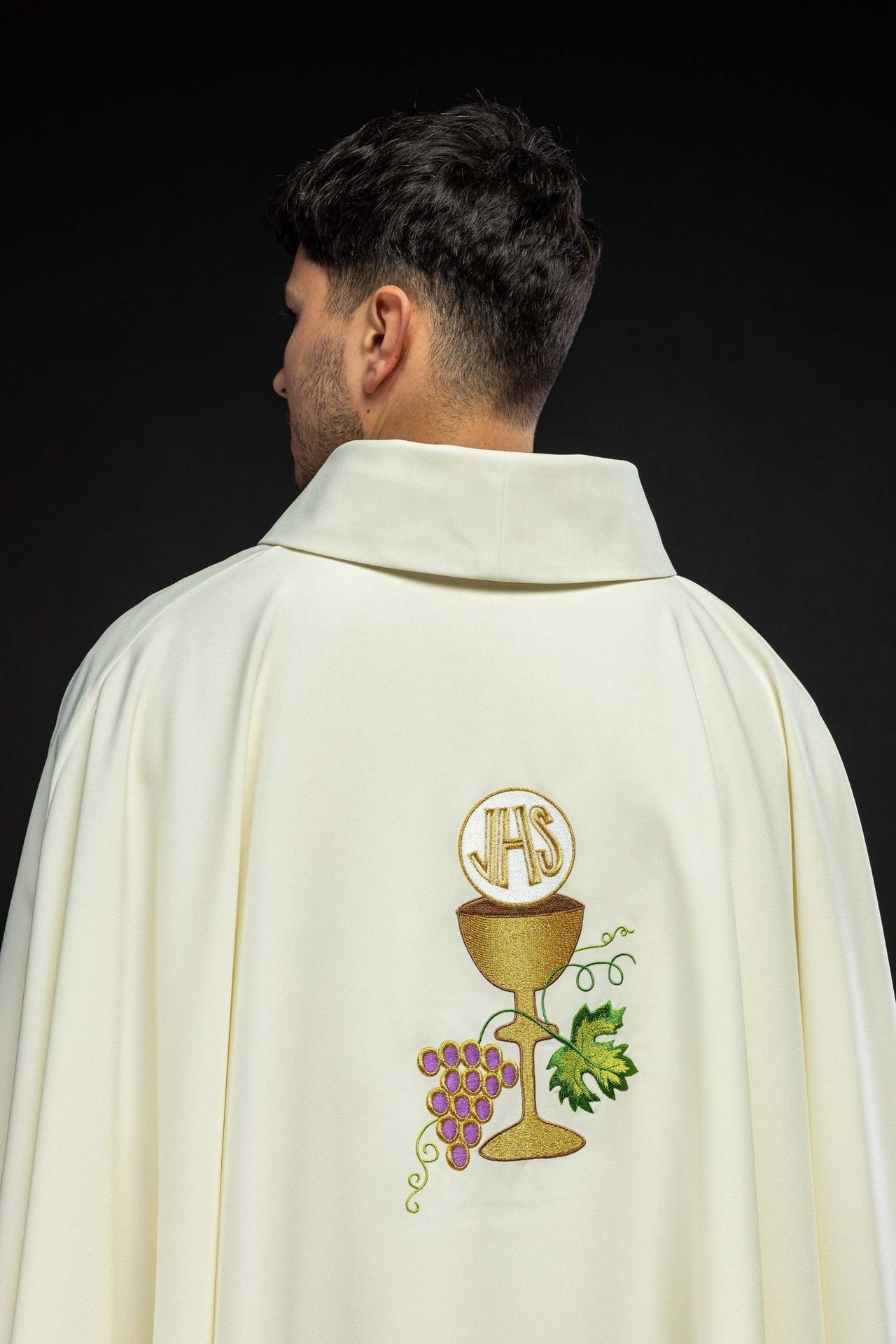 Ornat Liturgiczny Ecru - Kielich, Krzyż i Winogrona, Haftowany - SZATYLITURGICZNE.PL