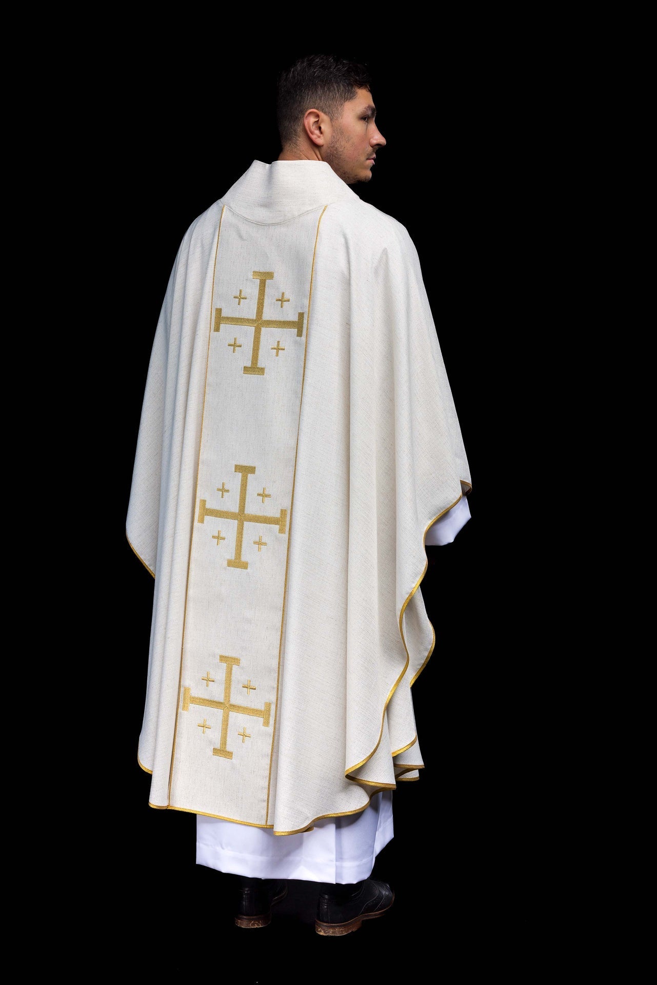 Ornat Liturgiczny Ecru Krzyż Jerozolimski Haftowany - Komplet ze Stułą - SZATYLITURGICZNE.PL