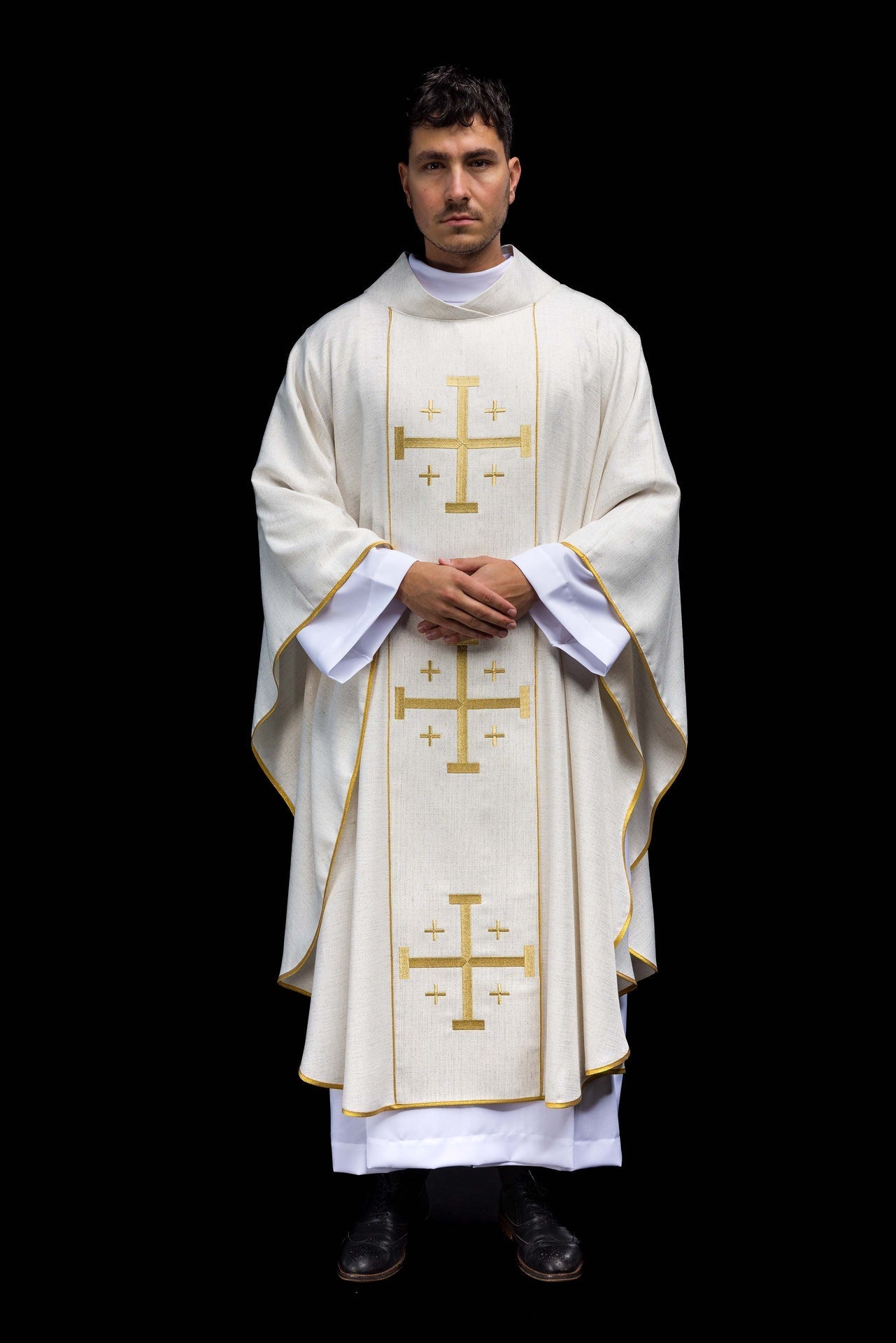 Ornat Liturgiczny Ecru Krzyż Jerozolimski Haftowany - Komplet ze Stułą - SZATYLITURGICZNE.PL