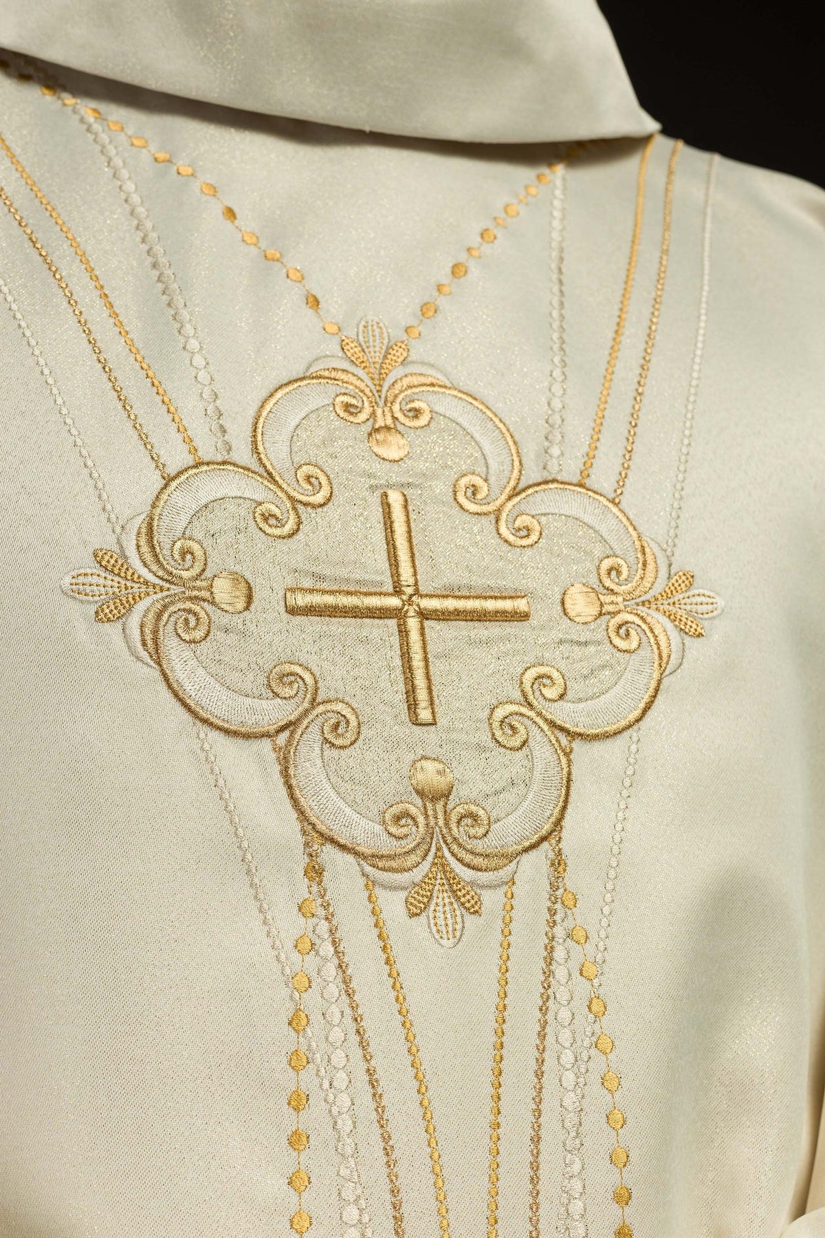 Ornat Liturgiczny Ecru Różaniec Błyszczący - Edycja Limitowana - SZATYLITURGICZNE.PL