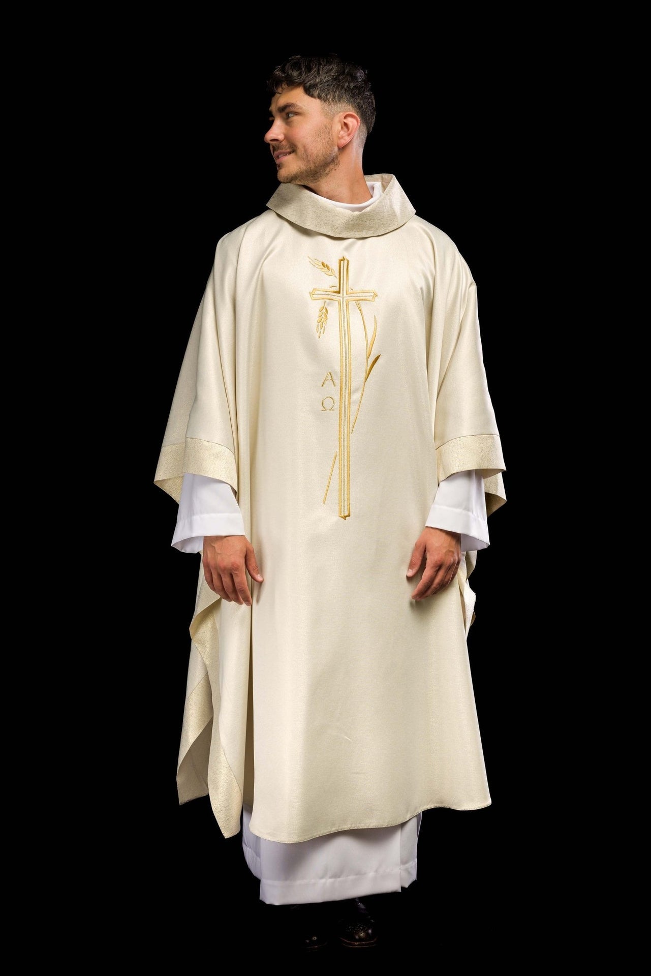 Ornat Liturgiczny Ecru z Haftem Krzyża i Kłosa - Elegancki - SZATYLITURGICZNE.PL