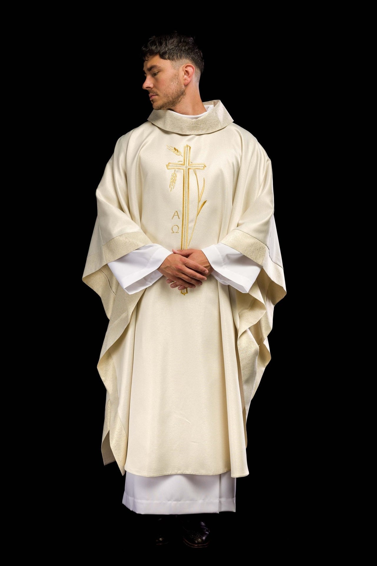 Ornat Liturgiczny Ecru z Haftem Krzyża i Kłosa - Elegancki - SZATYLITURGICZNE.PL