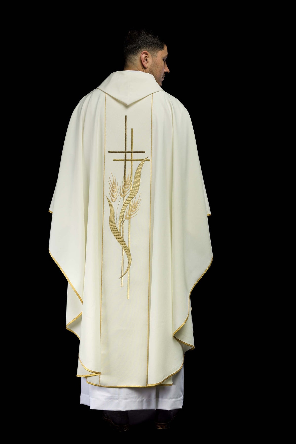 Ornat Liturgiczny Ecru z Haftem Krzyża i Kłosów - Polski Producent - SZATYLITURGICZNE.PL