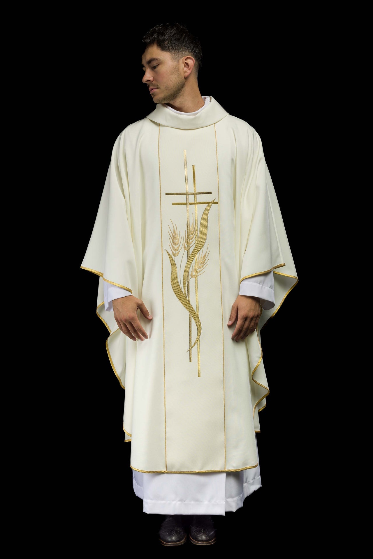 Ornat Liturgiczny Ecru z Haftem Krzyża i Kłosów - Polski Producent - SZATYLITURGICZNE.PL