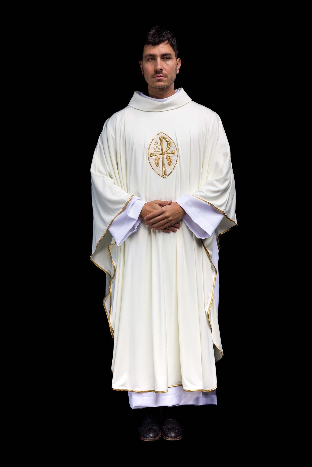 Ornat Liturgiczny Ecru z Haftem Krzyża - Lekka Dzianina Sacrolite - SZATYLITURGICZNE.PL