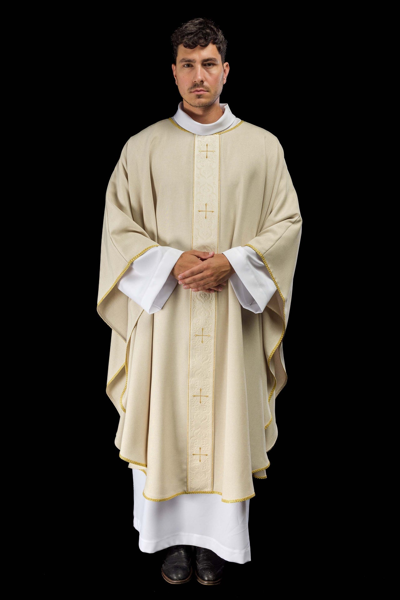 Ornat Liturgiczny Ecru z Haftem Krzyży - Elegancki i Dostojny - SZATYLITURGICZNE.PL