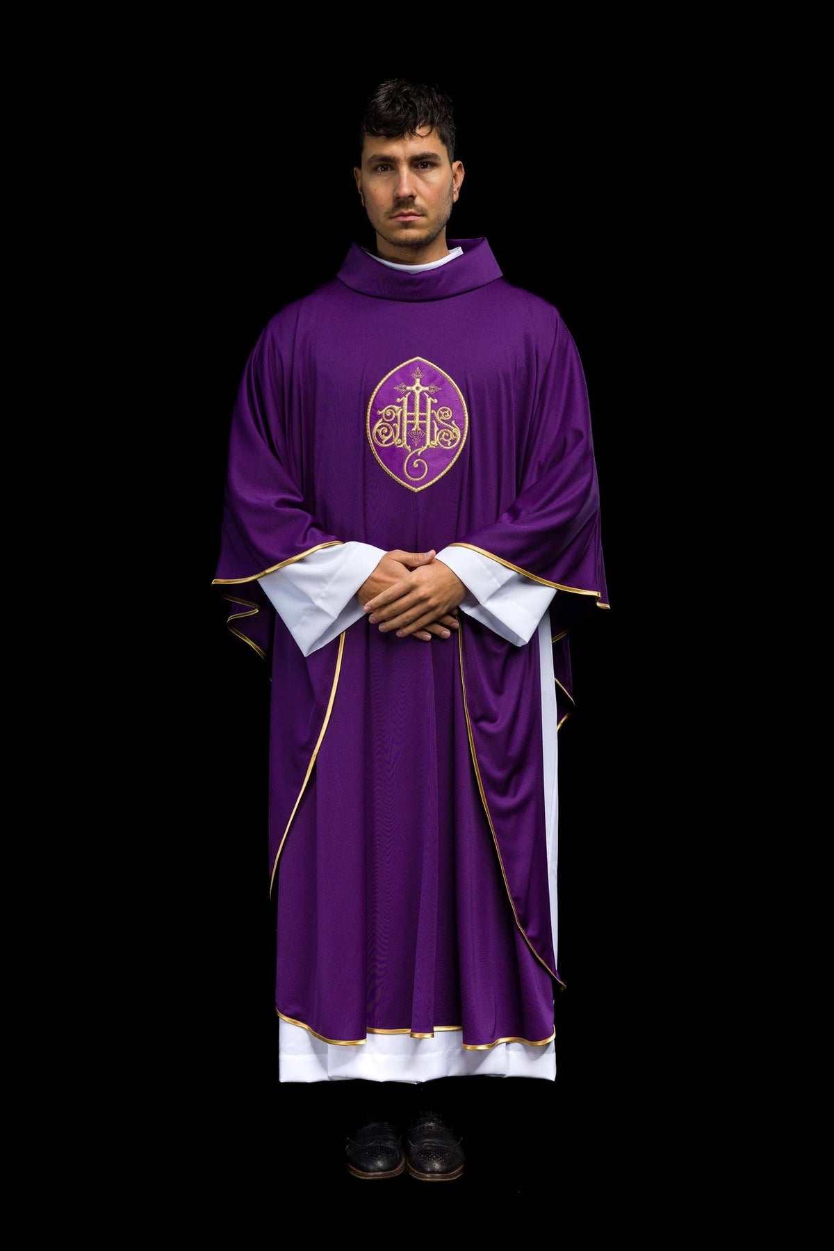 Ornat Liturgiczny Ecru z Haftowanym IHS - SACROLITE - SZATYLITURGICZNE.PL