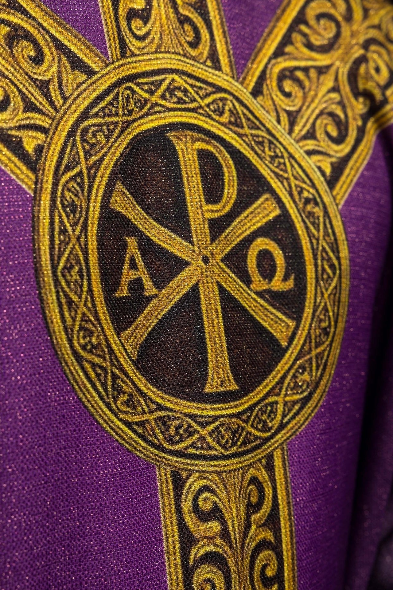 Ornat Liturgiczny Fioletowy Drukowany Pax ze Złotem - Adwent i Post - SZATYLITURGICZNE.PL