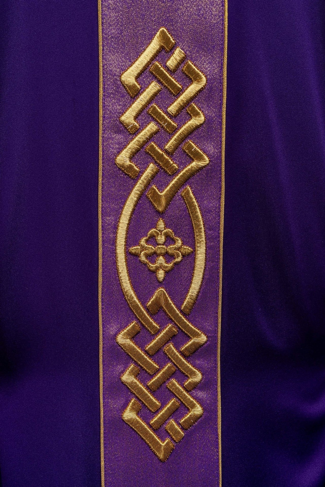 Ornat Liturgiczny Fioletowy Haftowany Krzyż - Polska Produkcja - SZATYLITURGICZNE.PL