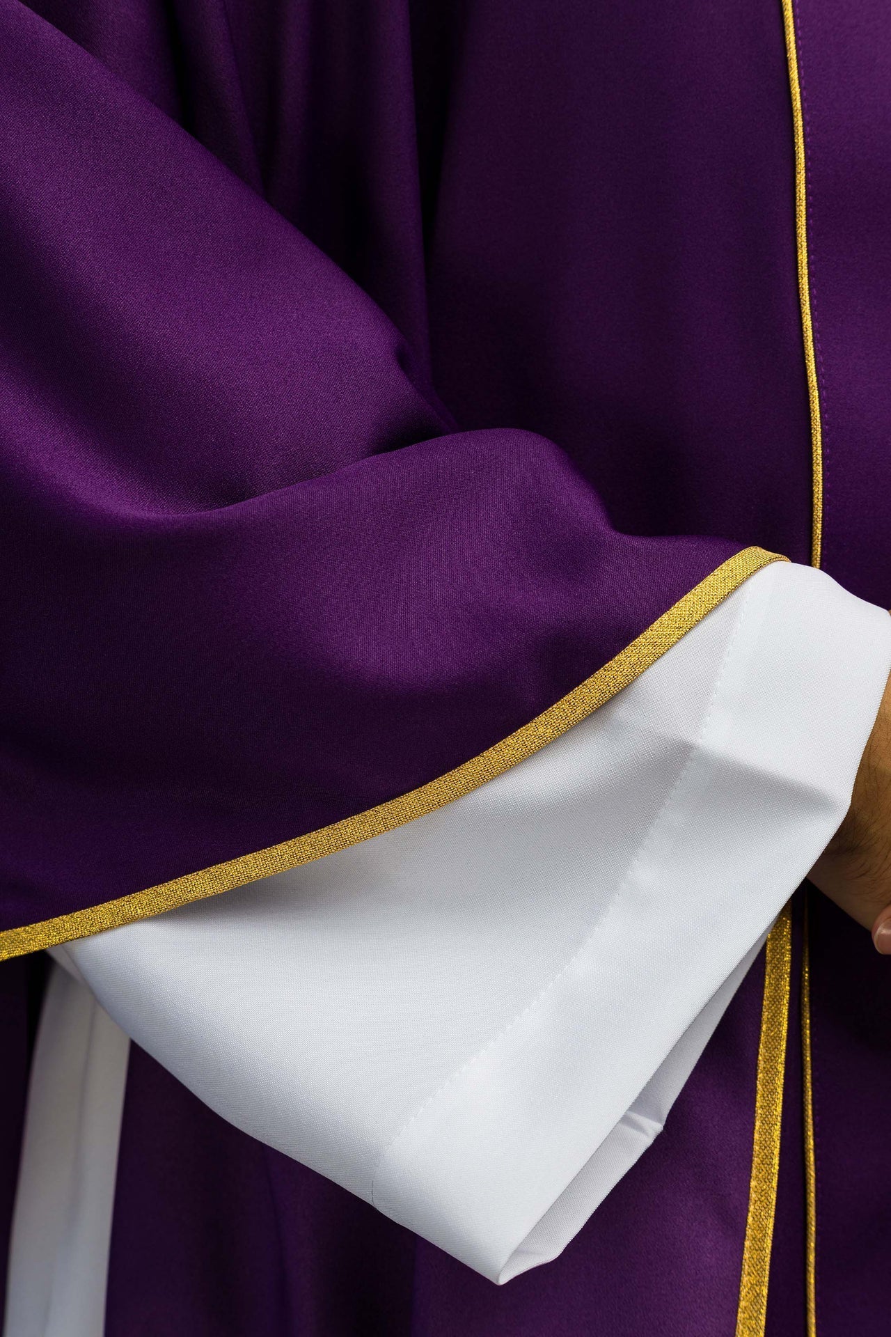 Ornat Liturgiczny Fioletowy Krzyż i Kłosy - Złoty Haft - SZATYLITURGICZNE.PL