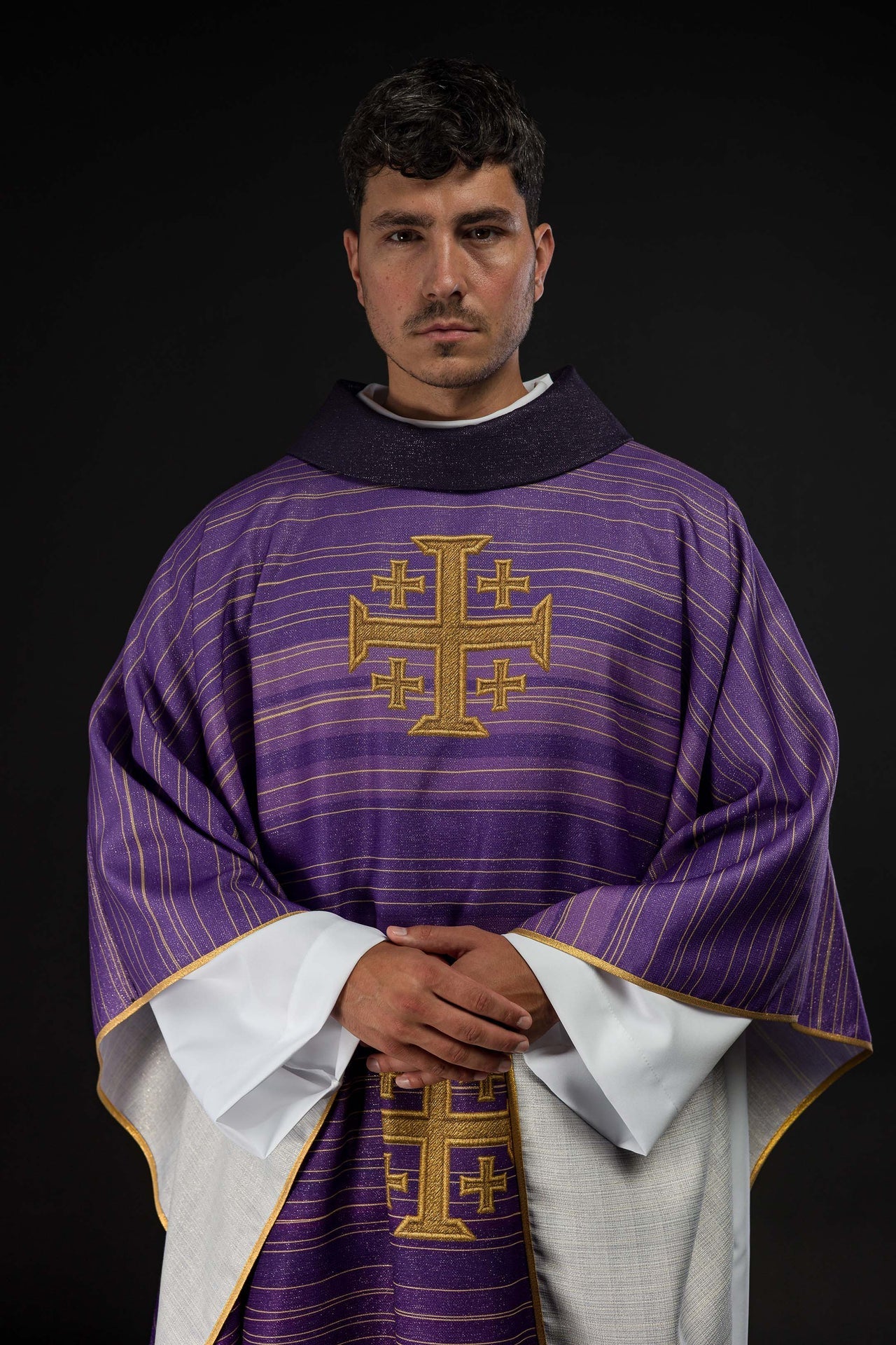 Ornat Liturgiczny Fioletowy Krzyż Jerozolimski Drukowany - SZATYLITURGICZNE.PL