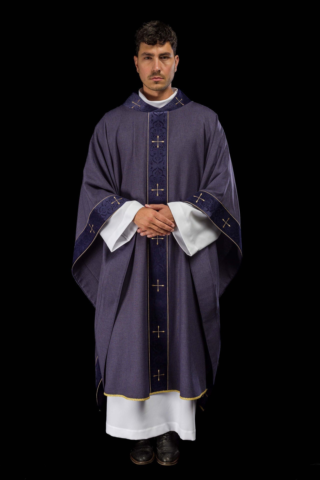 Ornat Liturgiczny Fioletowy z Haftem Krzyży - Adwent i Wielki Post - SZATYLITURGICZNE.PL