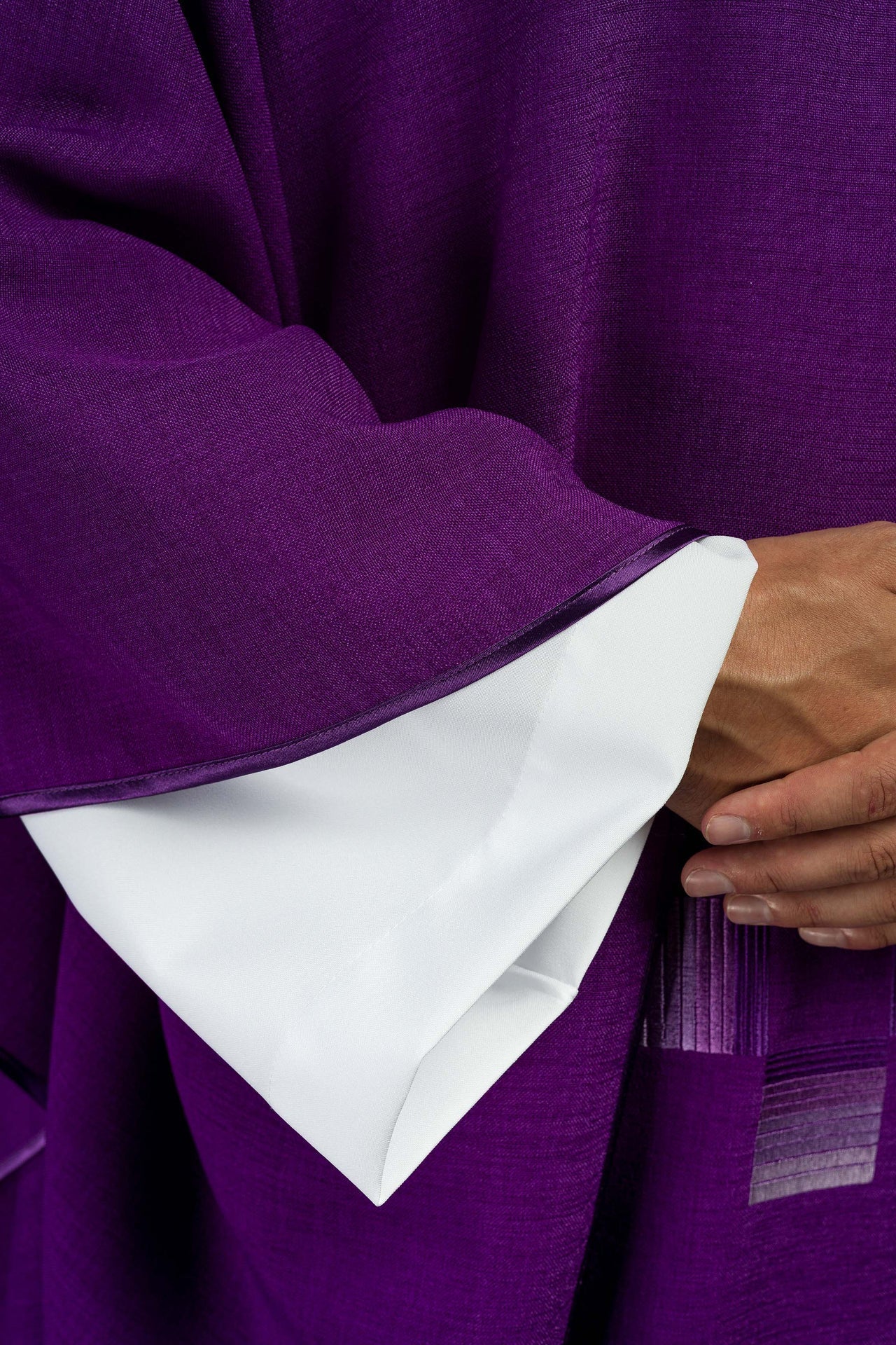 Ornat Liturgiczny Fioletowy z Haftowanymi Krzyżami - Adwent i Wielki Post - SZATYLITURGICZNE.PL