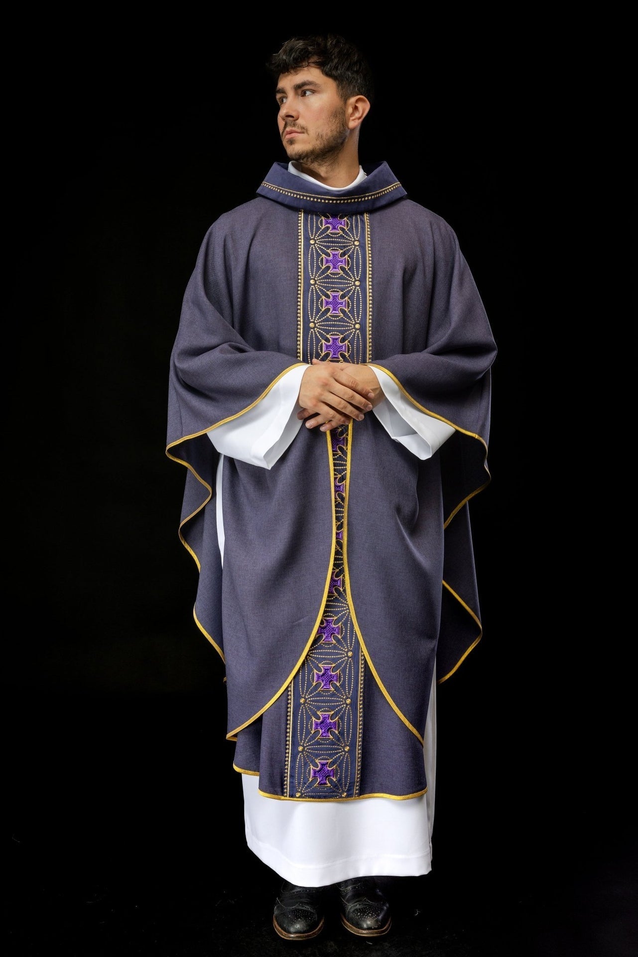 Ornat Liturgiczny Fioletowy z Krzyżami - Polska Produkcja - SZATYLITURGICZNE.PL