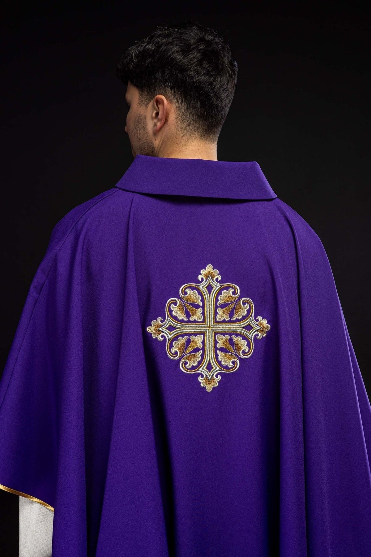 Ornat Liturgiczny Fioletowy z Krzyżem Eucharystycznym i Stułą - SZATYLITURGICZNE.PL