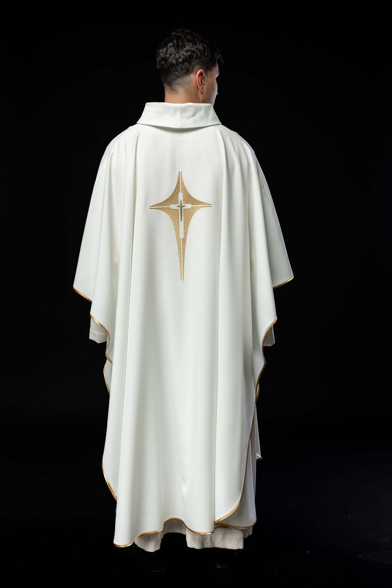 Ornat Liturgiczny Haftowany Krzyż Złota Nić - Wszystkie Kolory - SZATYLITURGICZNE.PL