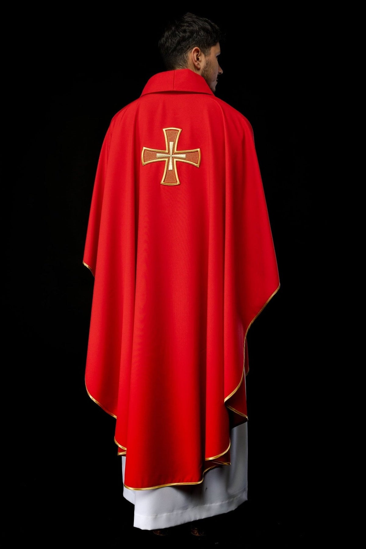 Ornat Liturgiczny IHS Czerwony Haft Krzyż Złota Lamówka - SZATYLITURGICZNE.PL