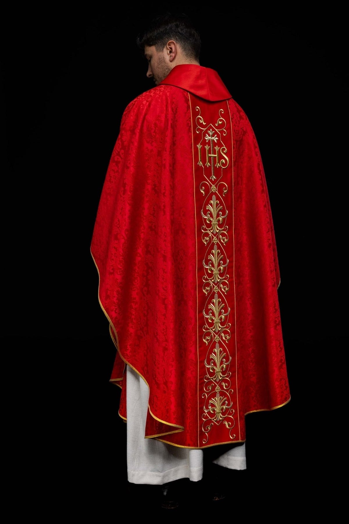 Ornat Liturgiczny IHS Czerwony z Haftem - Polska Produkcja - SZATYLITURGICZNE.PL