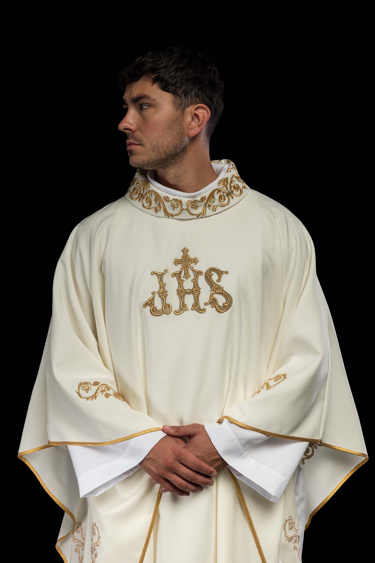 Ornat Liturgiczny IHS Haftowany Złotem - Polskie Rękodzieło - SZATYLITURGICZNE.PL