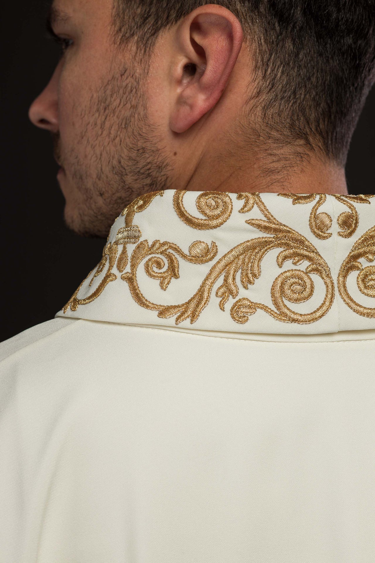 Ornat Liturgiczny IHS Haftowany Złotem - Polskie Rękodzieło - SZATYLITURGICZNE.PL