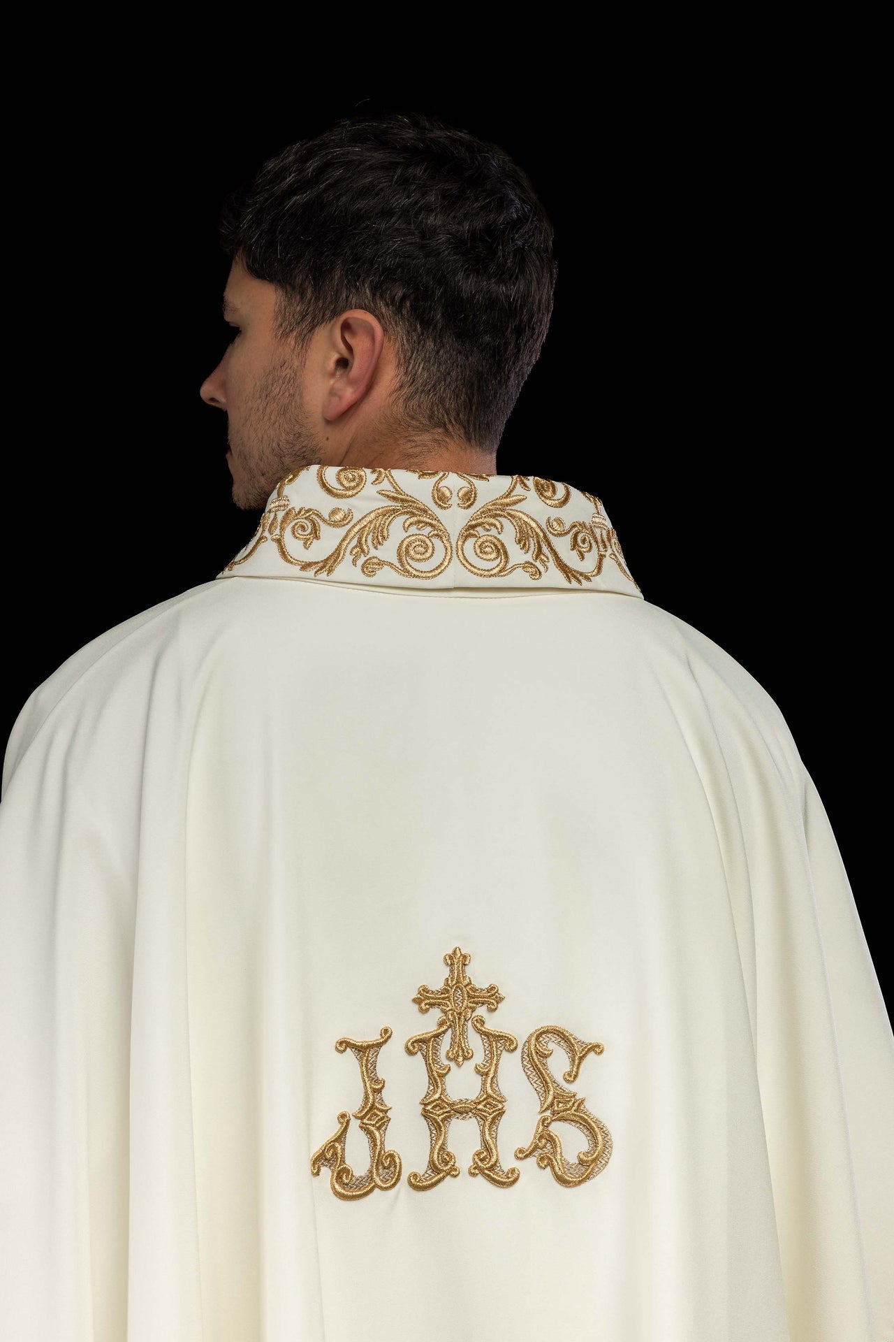 Ornat Liturgiczny IHS Haftowany Złotem - Polskie Rękodzieło - SZATYLITURGICZNE.PL