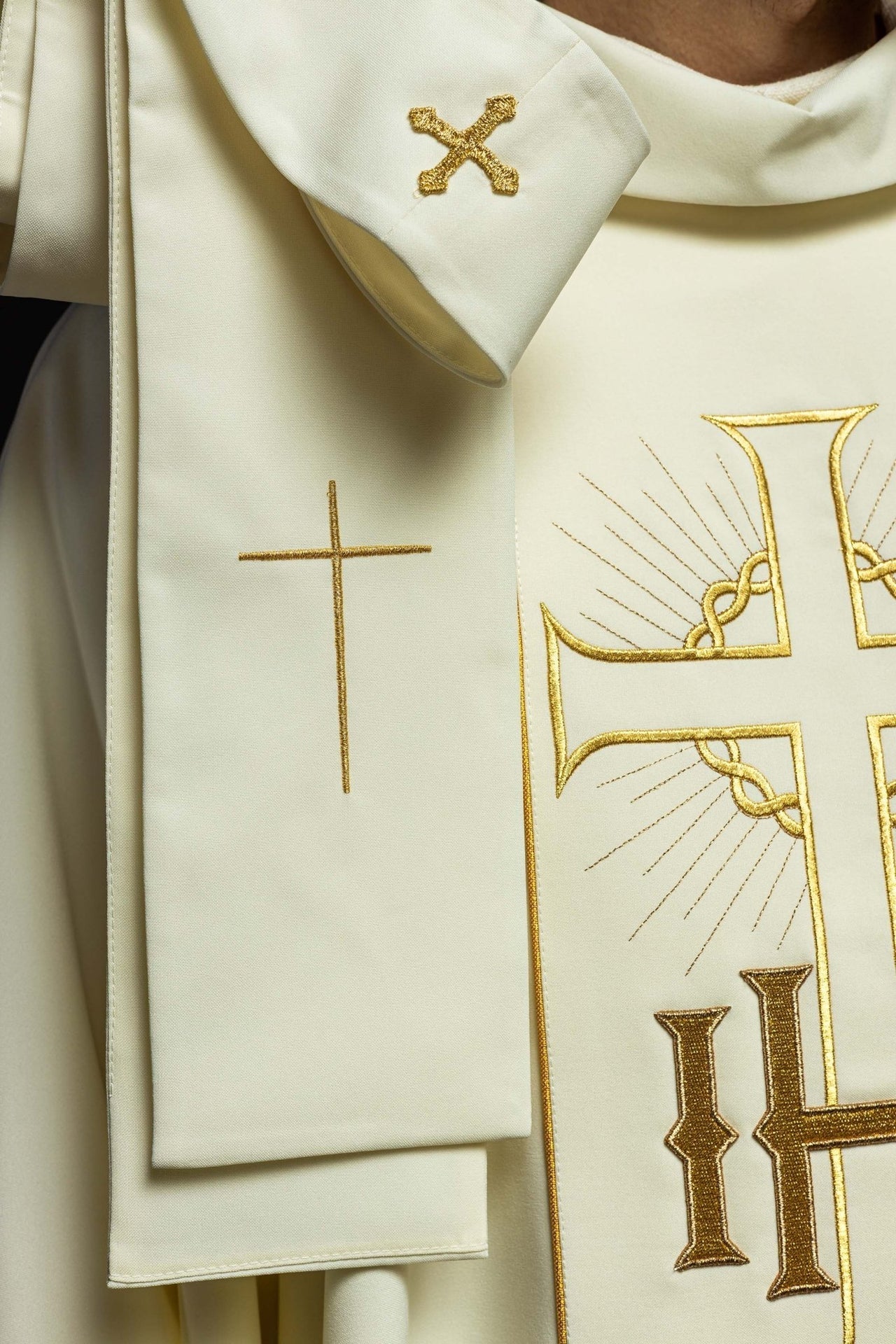 Ornat Liturgiczny IHS Winogrona i Kłosy Złota Lamówka - SZATYLITURGICZNE.PL