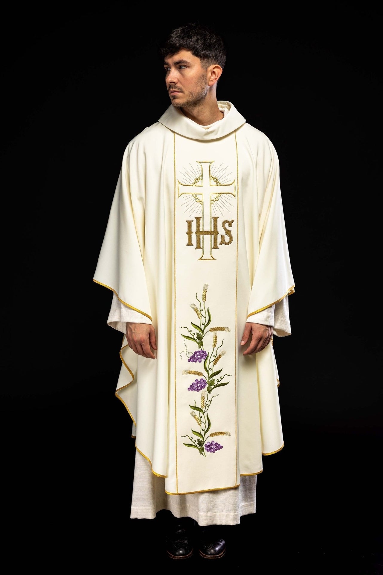 Ornat Liturgiczny IHS Winogrona i Kłosy Złota Lamówka - SZATYLITURGICZNE.PL