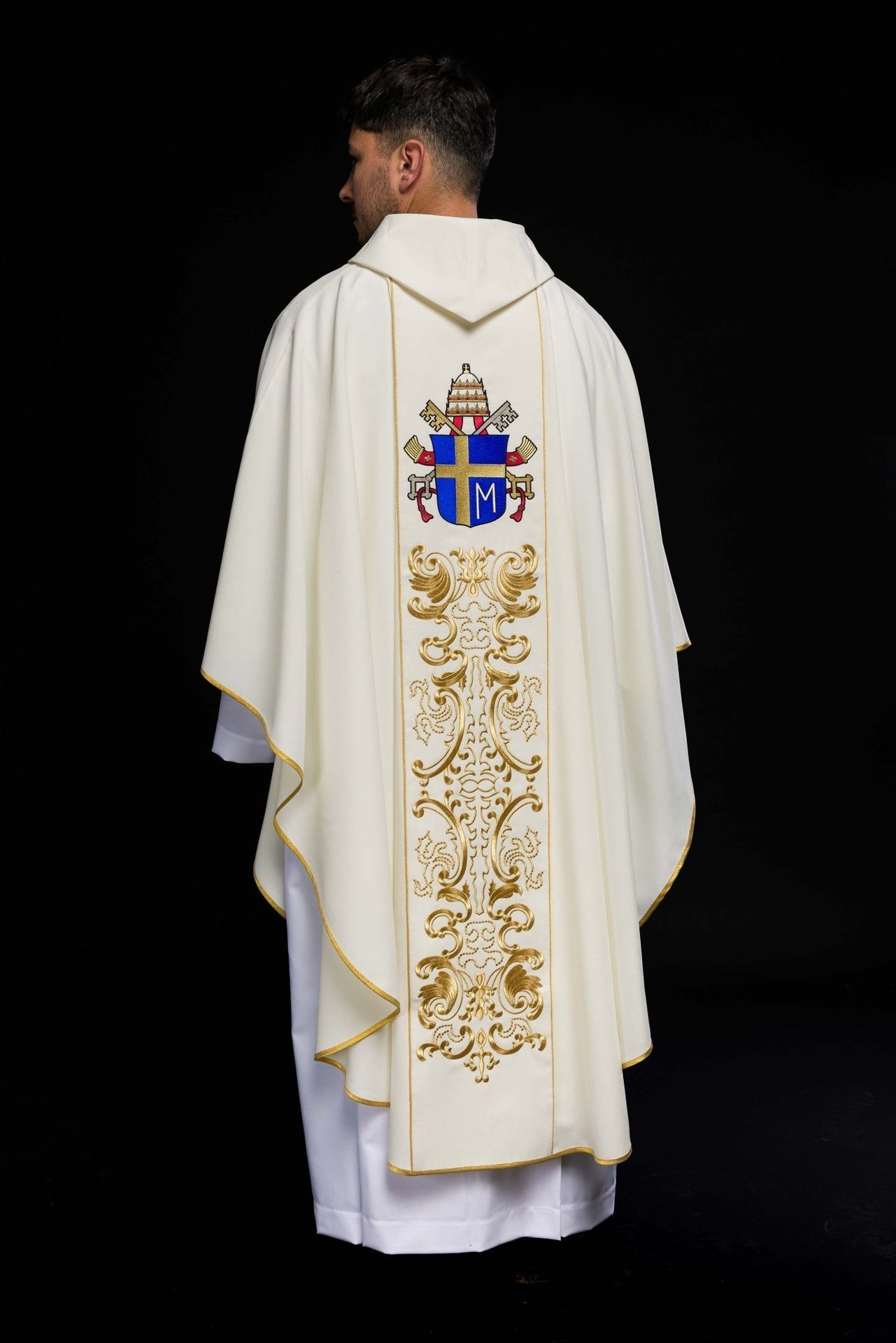 Ornat Liturgiczny Jan Paweł II Haftowany - Polski Producent - SZATYLITURGICZNE.PL