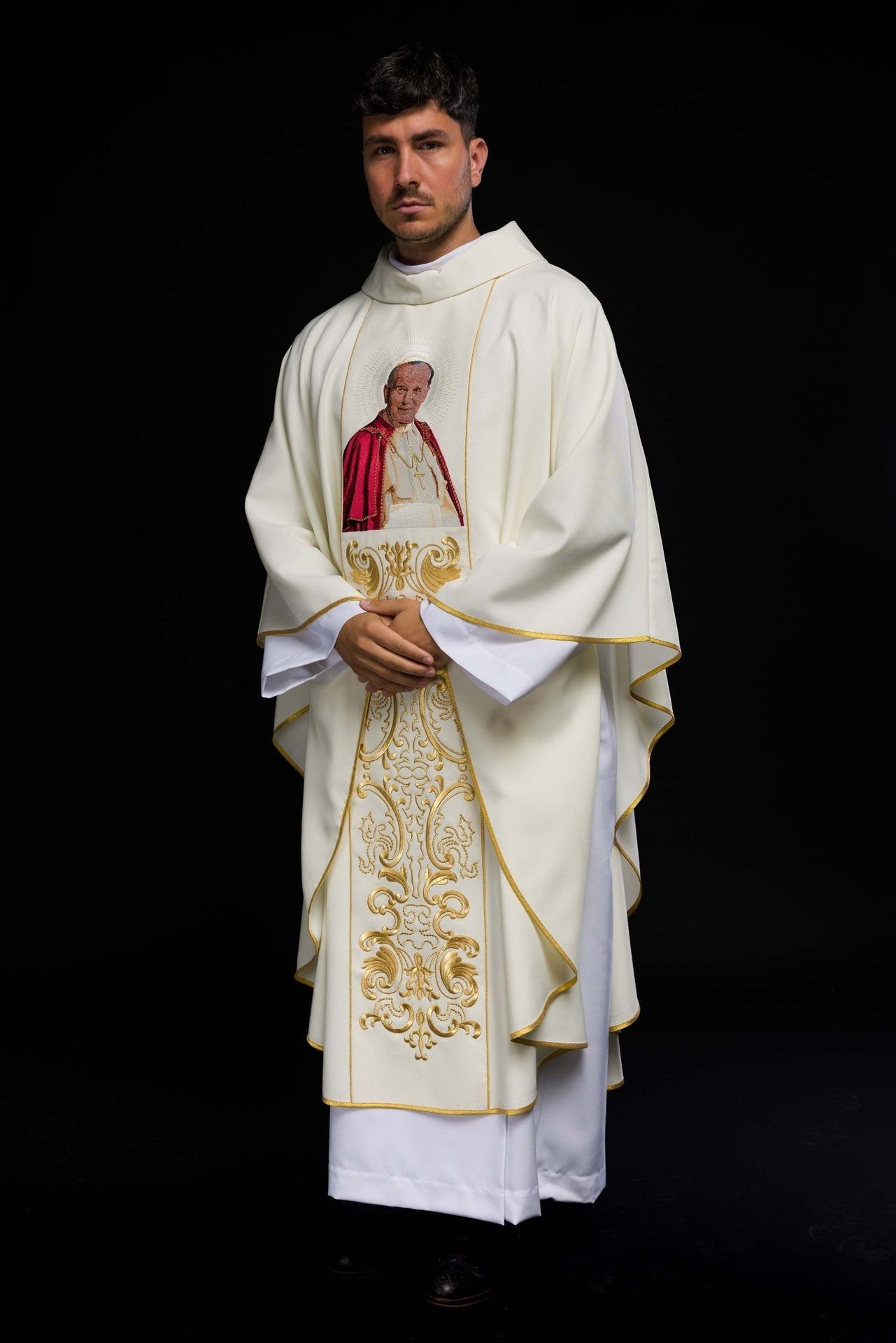 Ornat Liturgiczny Jan Paweł II Haftowany - Polski Producent - SZATYLITURGICZNE.PL