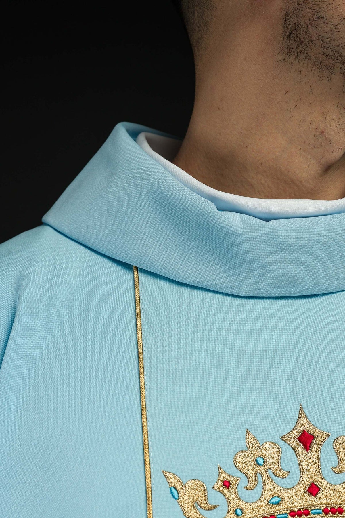 Ornat liturgiczny Maryjny haftowany z koroną Niebieski - SZATYLITURGICZNE.PL