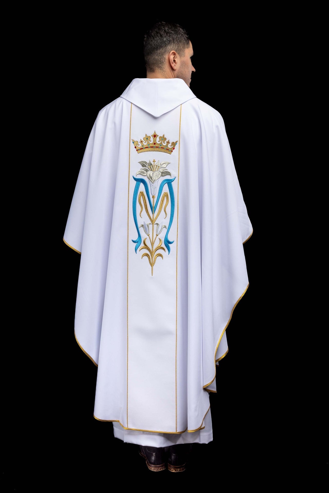 Ornat liturgiczny Maryjny haftowany z koroną w kolorze białym - SZATYLITURGICZNE.PL