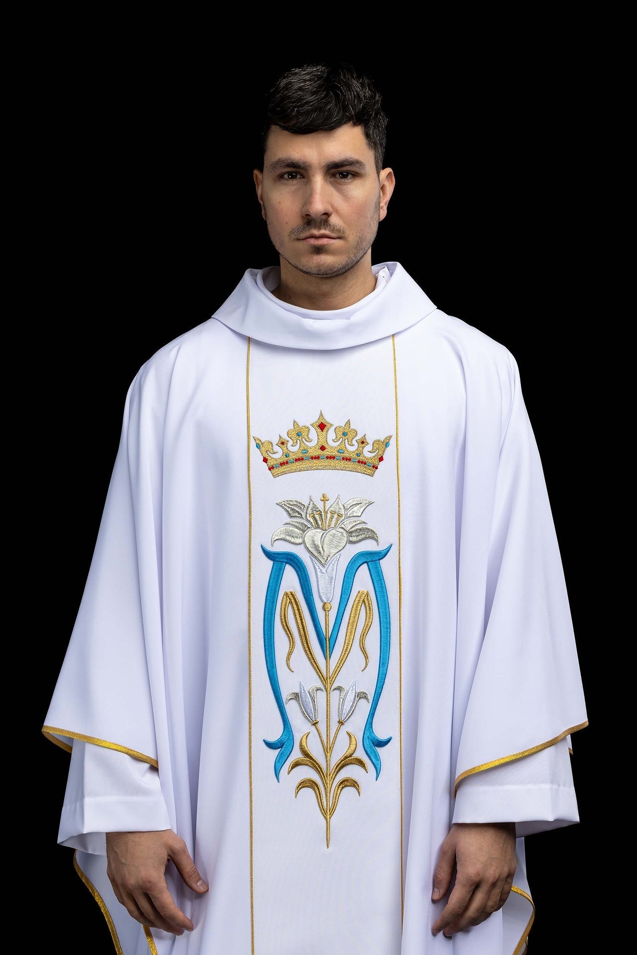 Ornat liturgiczny Maryjny haftowany z koroną w kolorze białym - SZATYLITURGICZNE.PL