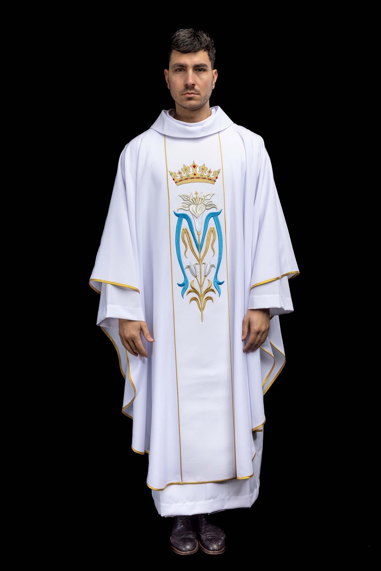 Ornat liturgiczny Maryjny haftowany z koroną w kolorze białym - SZATYLITURGICZNE.PL